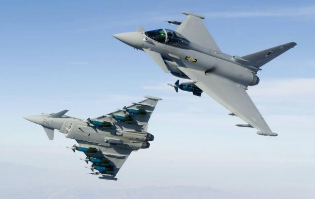 Британські ЗМІ повідомили про дозвіл пілотам наносити удари по літаках РФ в Іраку