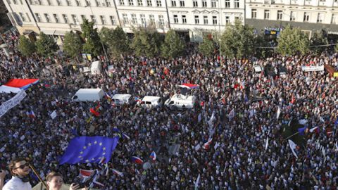 Прем'єр Чехії відреагував на антиурядові протести в Празі