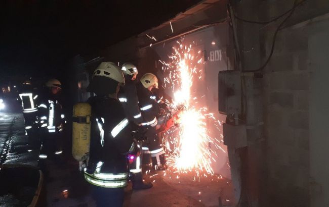 У Києві на Троєщині сталася пожежа