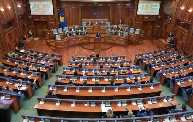 Оппозиционная партия "Самоопределение" лидирует на выборах в Косово