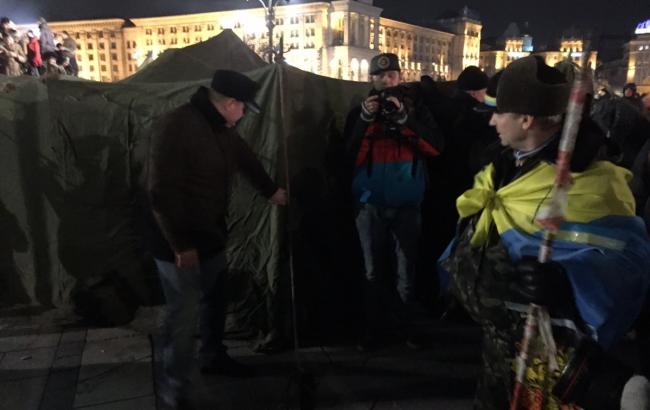 На Майдане Независимости находятся около 60 активистов
