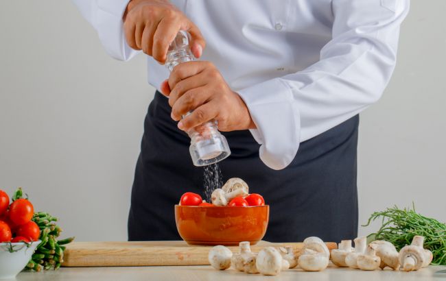 Как за 14 дней отвыкнуть от соленого: диетолог раскрыла рабочую технику