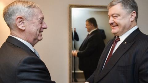 Порошенко обговорив із главою Пентагону введення миротворців на Донбас