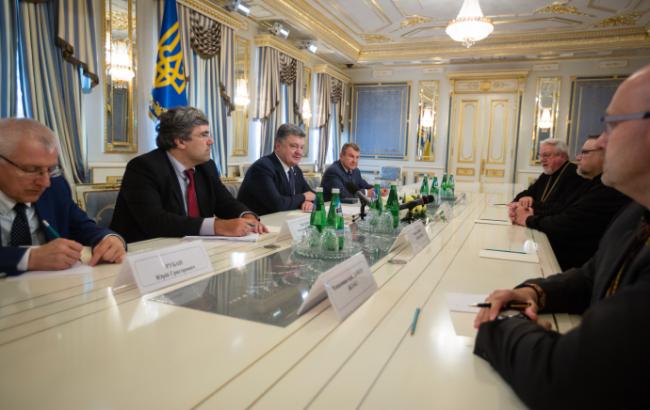 Порошенко: єдина помісна православна церква допоможе єднанню країни