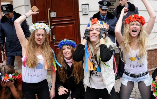 Засновник Femen спростувала чутки про розпад