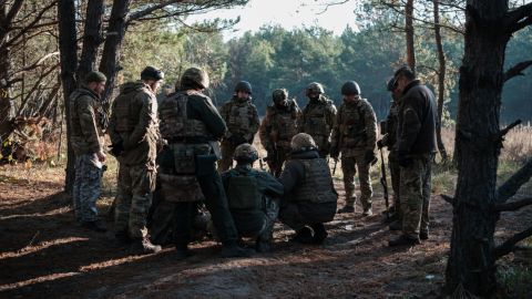 "Напрошуйтесь за кордон". Військовий ЗСУ розповів, як проходить курс молодого бійця