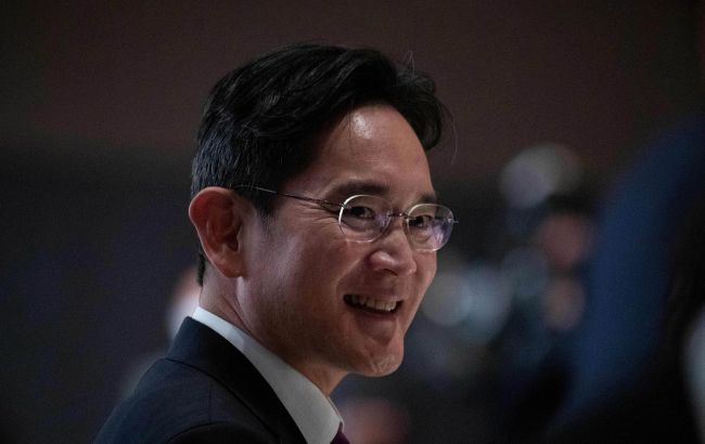 Руководителя Samsung могут заключить в тюрьму на пять лет, его обвиняют в мошенничестве