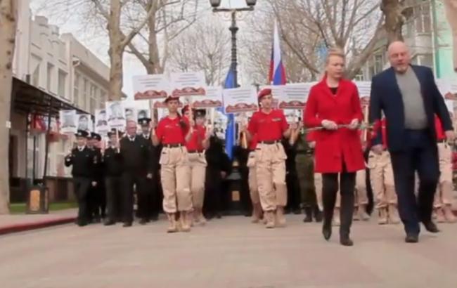 "Деды на палочках": в Крыму прошла очередная пропагандистская акция (фото)