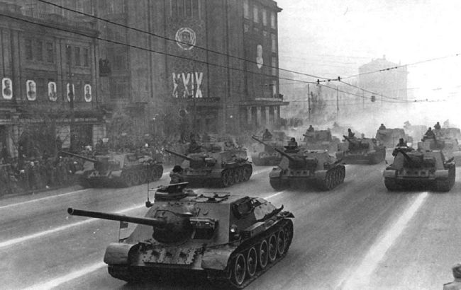 Спливли одні з перших фото напівзруйнованого Києва, зроблені після війни