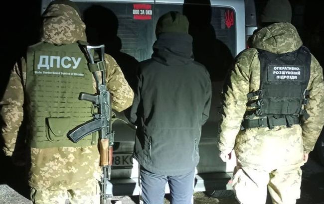 По заснеженным горам в Молдову и Румынию. Пограничники задержали 7 уклонистов