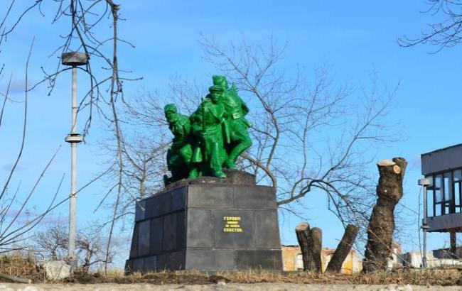 В Лисичанске стоят "зеленые человечки"