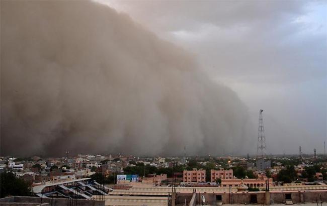 Піщана буря в Індії: число загиблих досягло 70 осіб