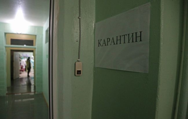 Коронавирус массово поражает медиков: в двух больницах Украины сильные вспышки