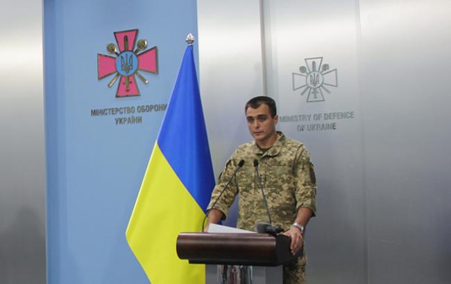 Полторак доручив посилити контроль за об’єктами будівництва ЗСУ