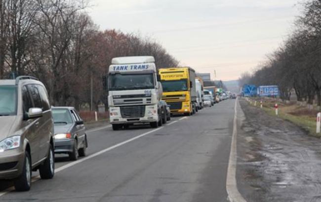 Во Львовской обл. до 15 декабря ограничено движение на автодороге "Киев - Чоп"