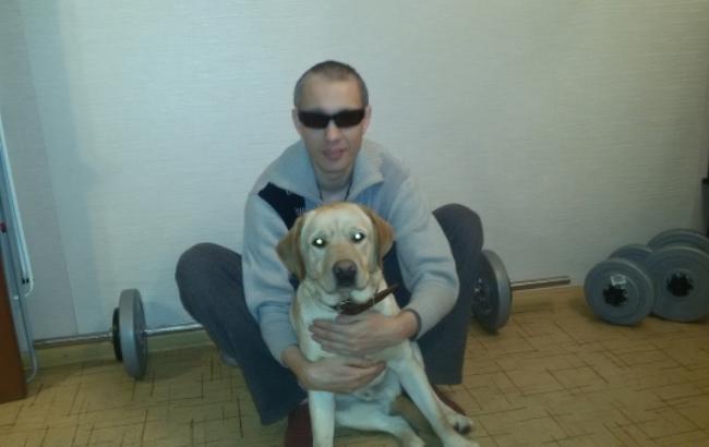 Слепого россиянина заставили купить билет на автобус для собаки-поводыря