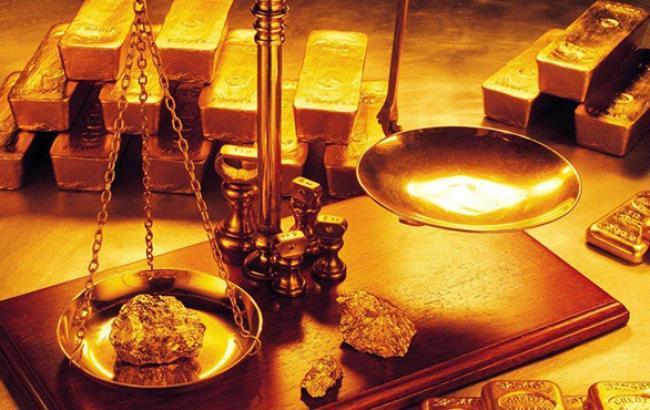 НБУ понизил курс золота до 284,2 тыс. грн за 10 унций