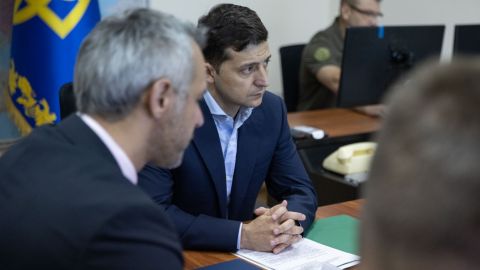 Зеленский согласовал порядок применения ВСУ