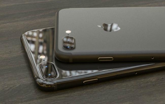 iPhone 7 в цветах Space Black и Piano Black