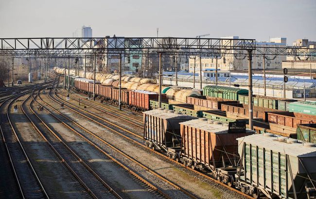 "Укрзалізниця" у жовтні скоротила перевезення металопродукції на 9,2%