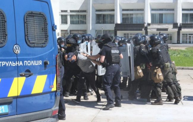 Противодействие захвату органов власти: в Сумах проходят учения теробороны и полиции