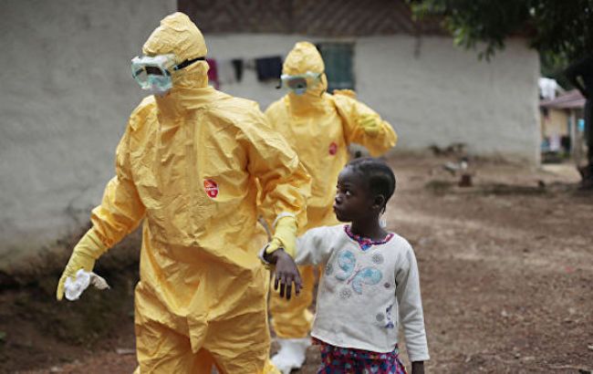 ВООЗ оголошує глобальну тривогу через спалах Еболи