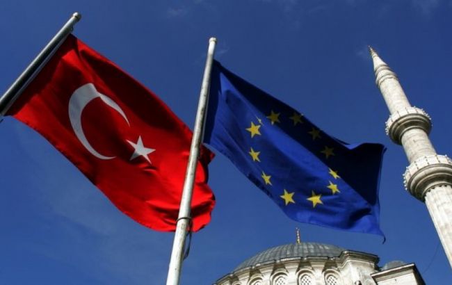 Европарламент выступил за приостановку переговоров по вступлению Турции в ЕС