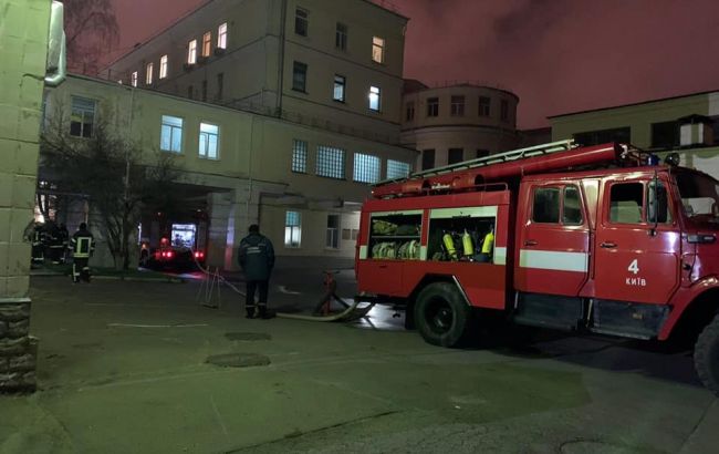 У Києві горіла лікарня, евакуювали пацієнтів