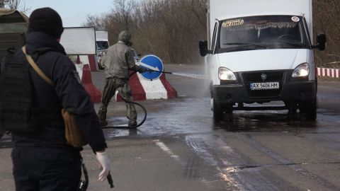 В зоне ООС усилили меры по борьбе с коронавирусом