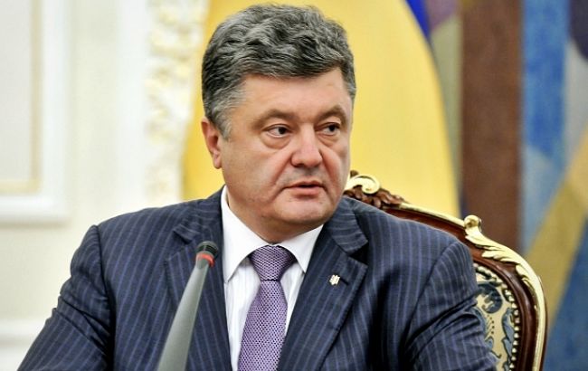 Порошенко назвав винних у сутичках під Радою