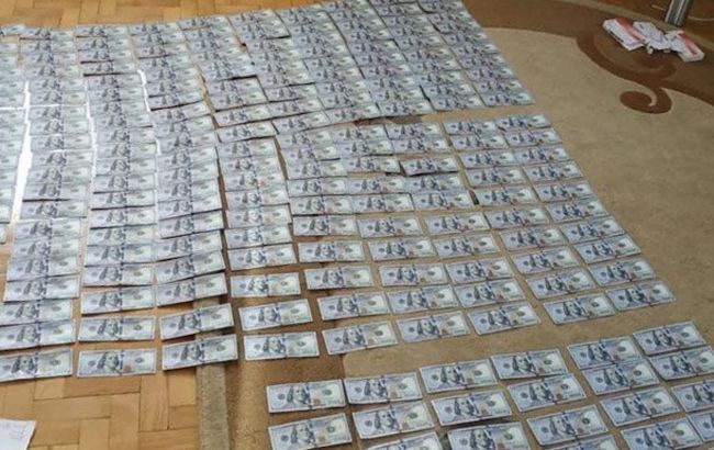 У Львівській області митники незаконно ввозили вантажівки в Україну