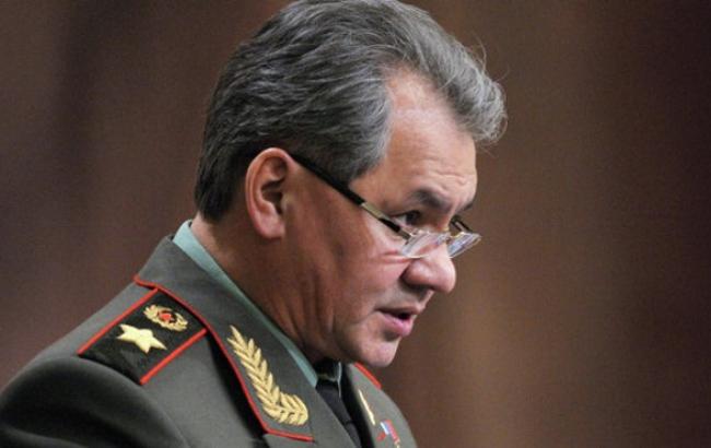 Шойгу призвал повысить боевые возможности армии из-за "новых угроз" РФ