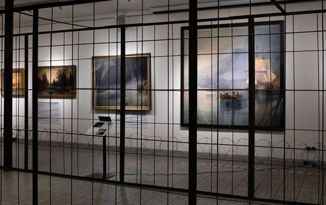 Мистецтво з-за ґрат: у музеї Гончара відкрилась виставка картин з родинної колекції Порошенків