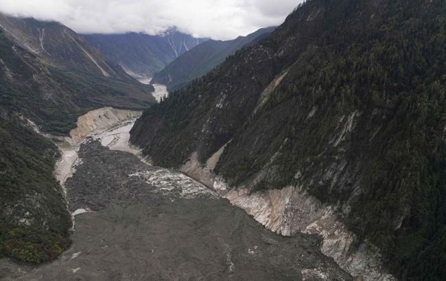 Через зсув грунту на Тибеті евакуювали 6 тис. осіб