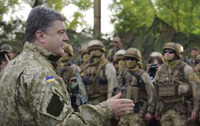 Порошенко створив ряд військово-цивільних адміністрацій в Донецькій області