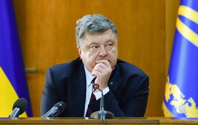 Порошенко призвал Зеленского развеять слухи о капитуляции перед РФ