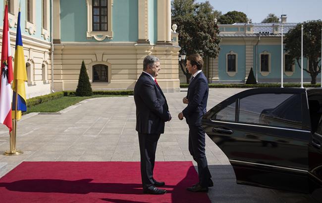 Начались переговоры Порошенко и Курца