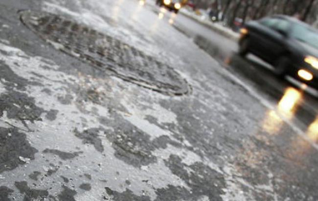 Через ожеледицю обмежено рух транспорту в 11 районах Полтавської обл