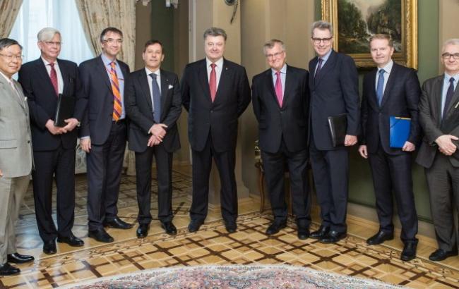 Порошенко провел встречу с послами G7