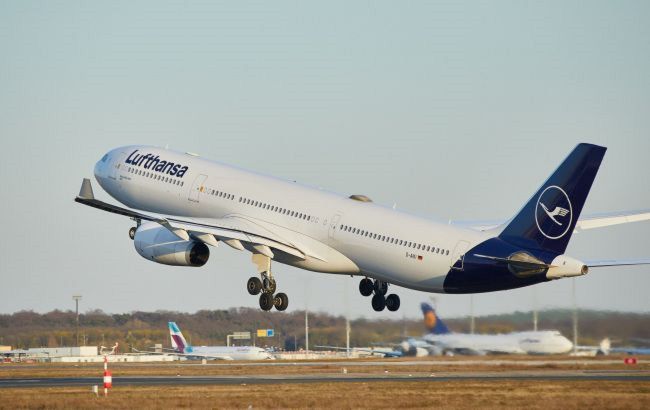 Авіакомпания Lufthansa звільняє майже 50 тисяч співробітників через пандемію