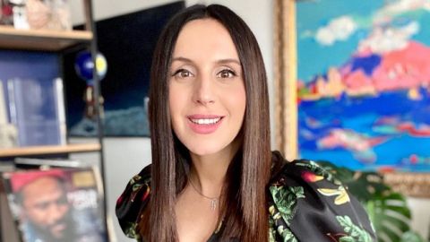 Царевна-лебедь: лучезарная Джамала очаровала нежным образом в платье-халате