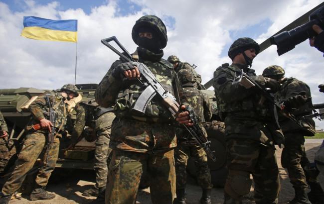 Бойовики обстріляли сили АТО на Луганському напрямку, троє військових поранено