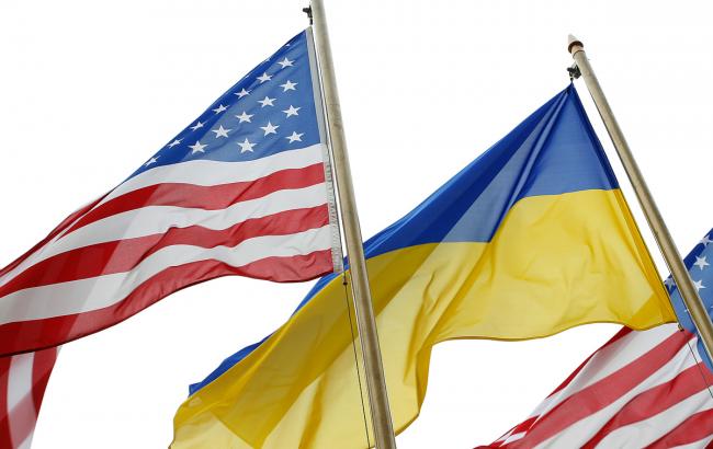 США передали Україні радіопередавачі для мовлення на Донбасі