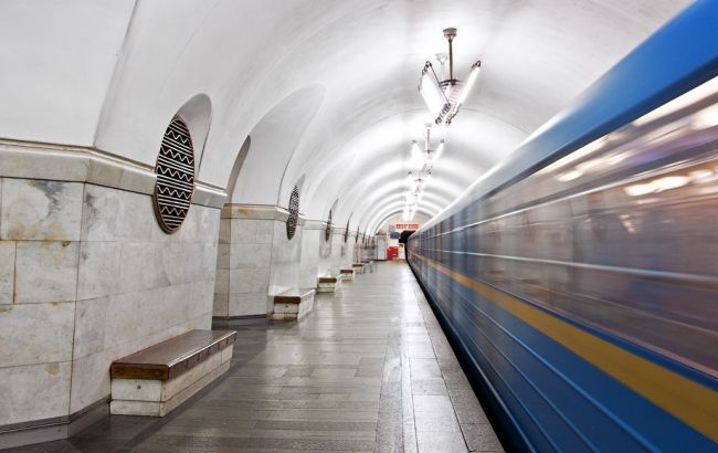 У Києві станція метро "Вокзальна" на свята буде працювати без обмежень