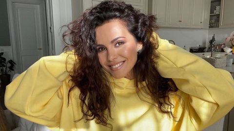 Настя Каменских поделилась домашними рецептами ухода за лицом, волосами и телом