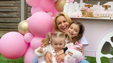 Дівчатка-квіточки: Лілія Ребрик з дочками зачарували милим family look