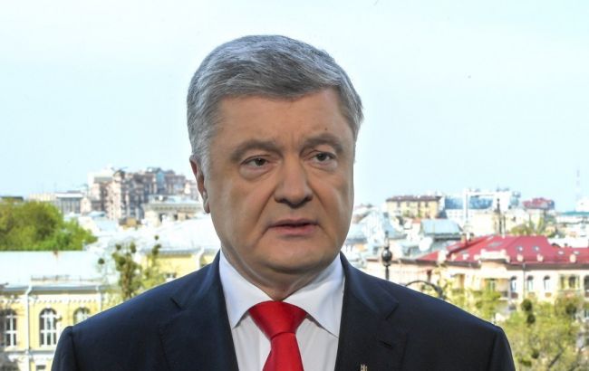 Порошенко рассказал, когда подпишет "языковой закон"