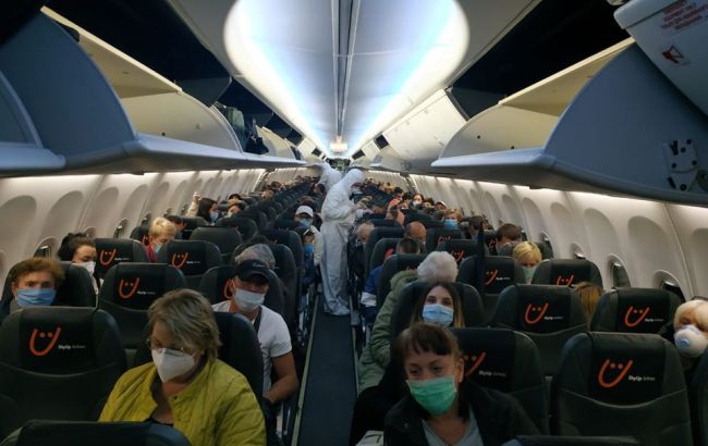В Україну повернулися евакуаційні рейси з Вірменії, Італії та Швеції