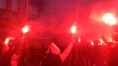 Убийство Гандзюк: около сотни человек отправились к дому Венедиктовой