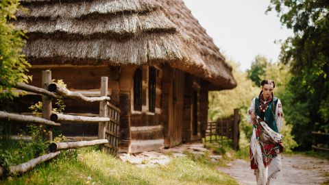 Як українці визначали час без годинника: що для цього у селах використовували в давнину